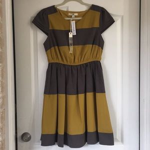 NWT Ya Los Angeles cap sleeve color block dress